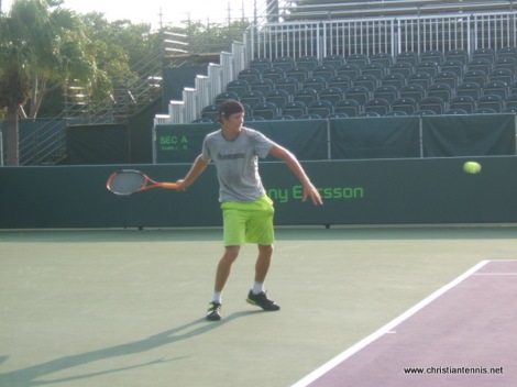 David hitting on Grand Stand court. So awesome for ICTA players to attend whole Sony Ericsson Open.